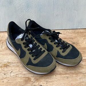 Nike id Internationalist woman’s 7